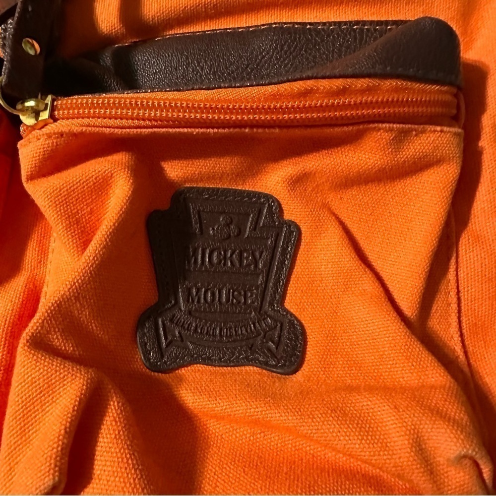 Disneyland Hong Kong orange backpack - Picture 4 of 6